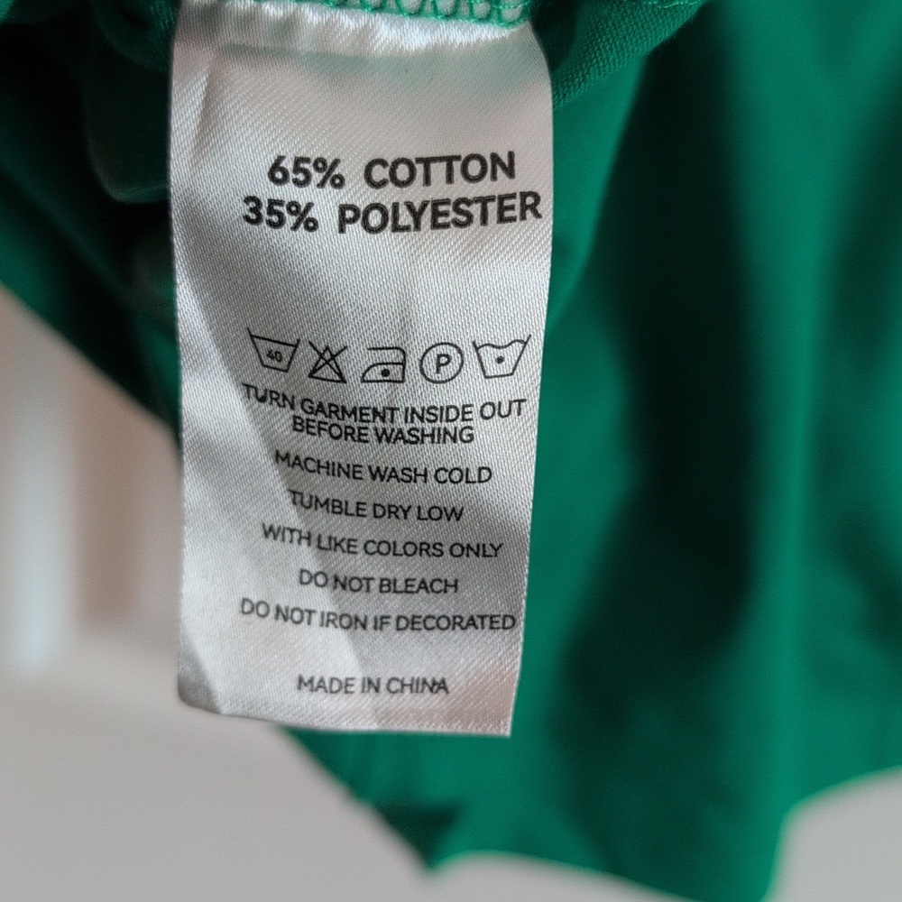 Women's Kelly Green St. Patrick's Day Magically Delicious T-shirt - Picture 6 of 6